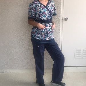 Tokidoki by Koi scrub set